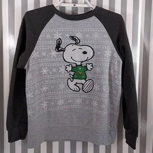 Snoopy Peanuts Winter Holiday Sweatshirt Medium